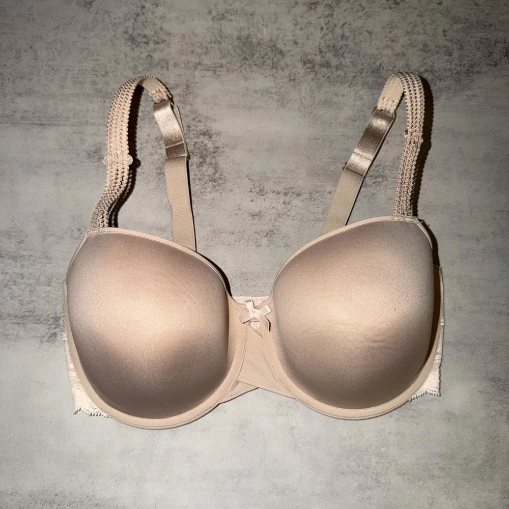 Chantelle Women's Nude Beige Tan Lace Trim Bra Underwire Size 32DDD